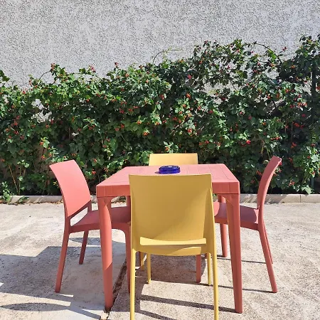 Avec Extérieur Et Parking Gratuit Perpignano