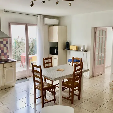 Apartment Avec Exterieur Et Parking Gratuit *